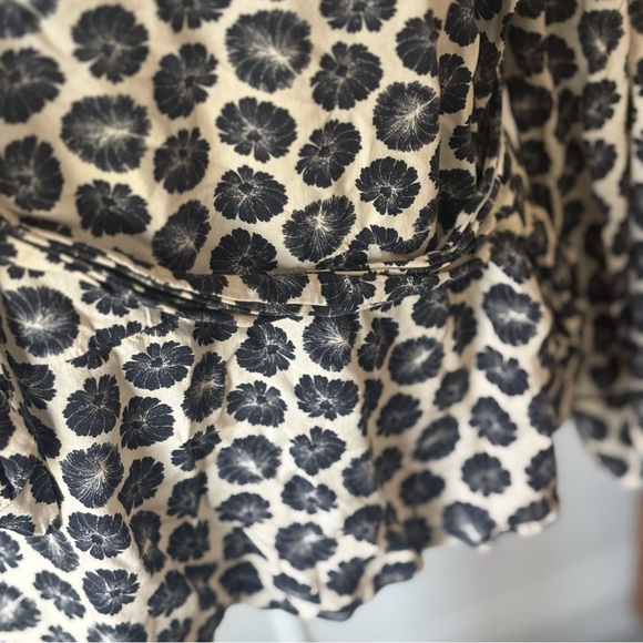 Womens Amour Vert Black & White lTie-Hem - Picture 3 of 7